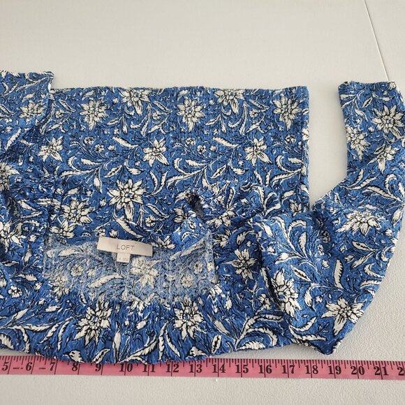 LOFT Womens Blue Floral Crinkle Blouse Size M Square Neck Long Sleeve Career - Picture 5 of 7